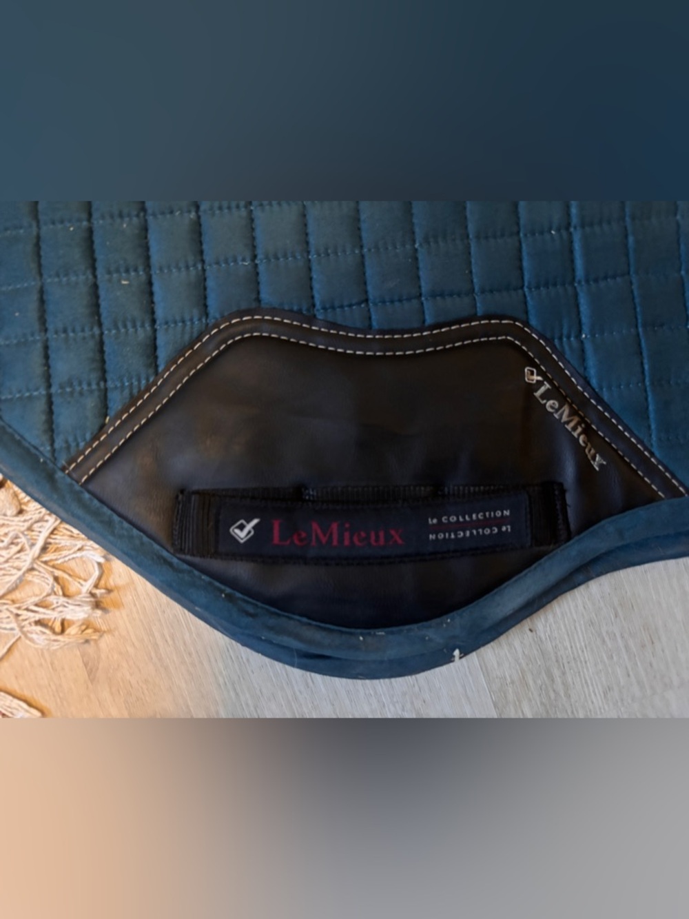 LeMieux Marine Quilted Dressage Saddle Pad - Picture 2 of 3